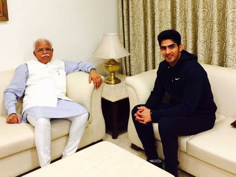 Vijender Singh Meets Haryana Chief Minister, Offers Support to Sports Schemes