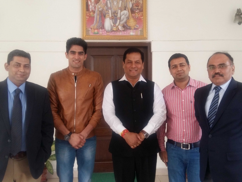 Vijender Singh Discusses Prospects of Pro Boxing in India With Sports Minister Sarbananda Sonowal