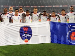 India Super League in The Dark, Delhi Dynamos-NorthEast United Game Delayed Due to Power Failure India Super League in The Dark, Delhi Dynamos-NorthEast United Game Delayed Due to Power Failure
