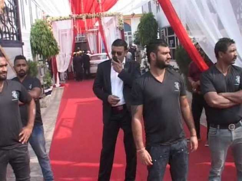 Four Held for Manhandling Media Persons at Harbhajan Singh's Wedding