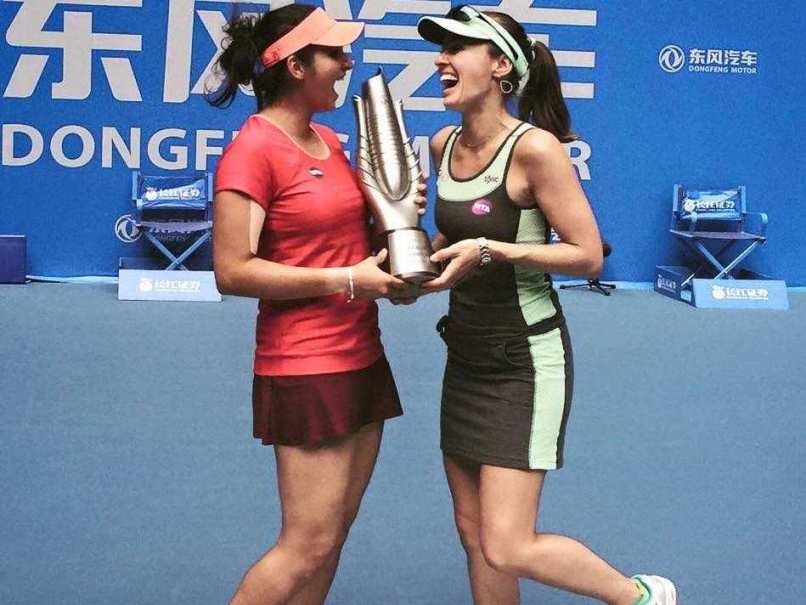 Martina Hingis Joins Sania Mirza as World No.1