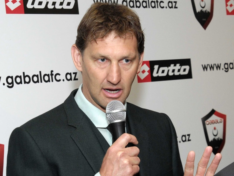 Gambling Is No. 1 Addiction for Footballers, Says Former England Captain Tony Adams