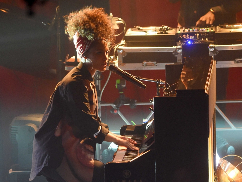 Alicia Keys To Perform At Champions League Final