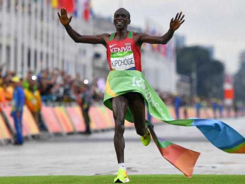 Rio Olympics 2016: Kenya's Eliud Kipchoge Romps to Men's Marathon Gold