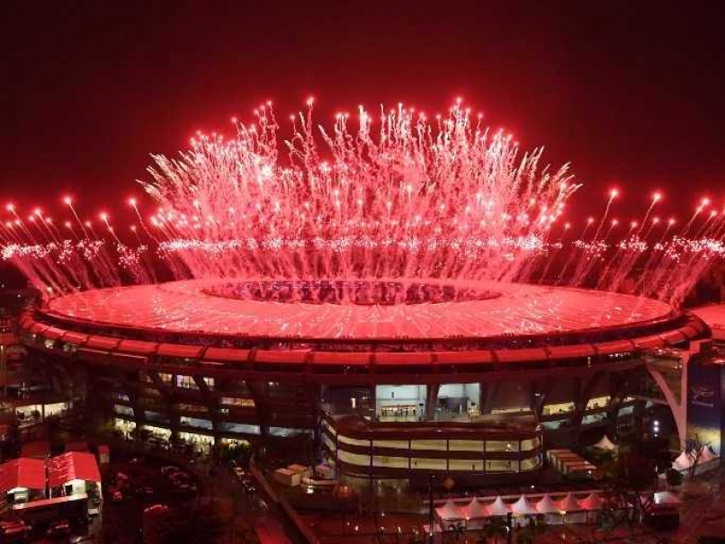 'Marvellous' 2016 Rio Games Flame Extinguished as Japan's Super Mario Takes Baton