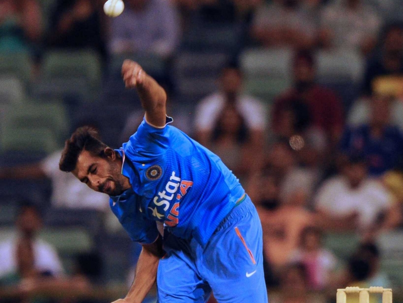 Barinder Sran, Jasprit Bumrah Help India Restrict Zimbabwe to 99/9 in Must-Win T20I