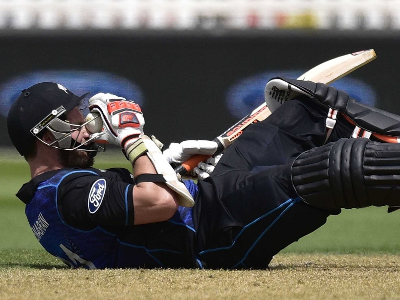 फिल ह्यूज एपिसोड की याद ताजा, हेलमेट का ग्रिल तोड़कर घुसी गेंद, घायल हुए कीवी बल्‍लेबाज