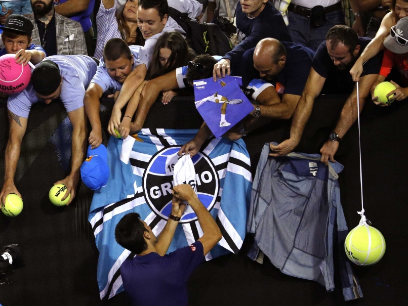 Australian Open: Novak Djokovic, Serena Williams Storm Through in Melbourne