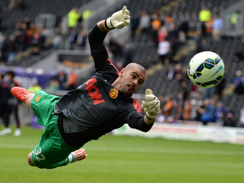 Manchester United F.C. Goalkeeper Victor Valdes Confirms Departure From Old Trafford