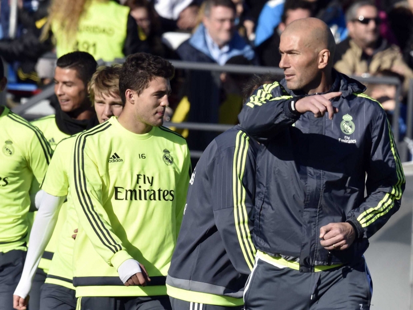 Enthused Real Madrid F.C. Awaits Zinedine Zidane's Bow as Boss