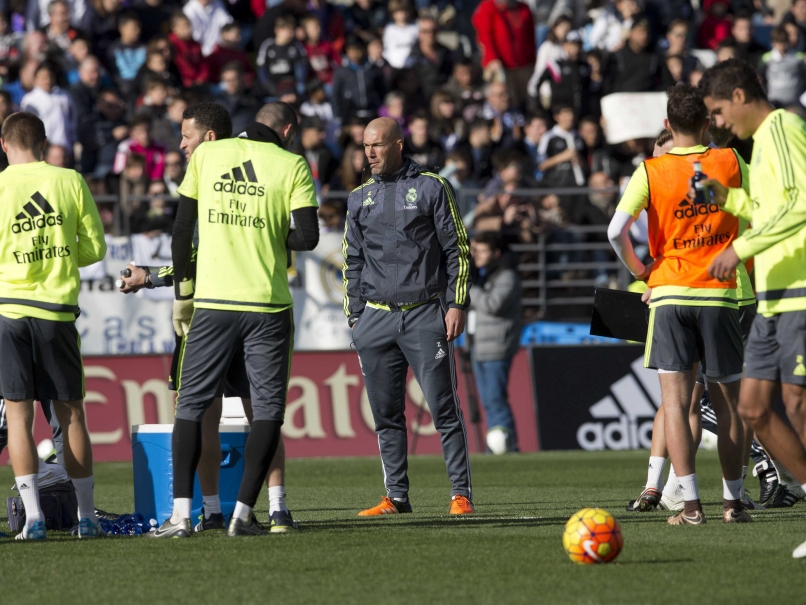 Real Madrid Players Listen to Zinedine Zidane More than Rafael Benitez: James Rodriguez