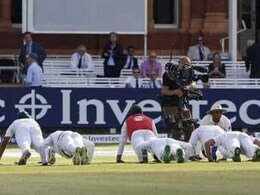 Pakistan Celebrate Historic Test Win With Press-Ups at Lord's Pakistan Celebrate Historic Test Win With Press-Ups at Lord's