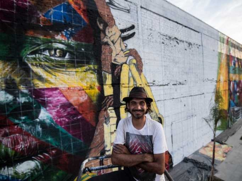 Brazil Graffiti Artist Paints Massive Olympic Mural