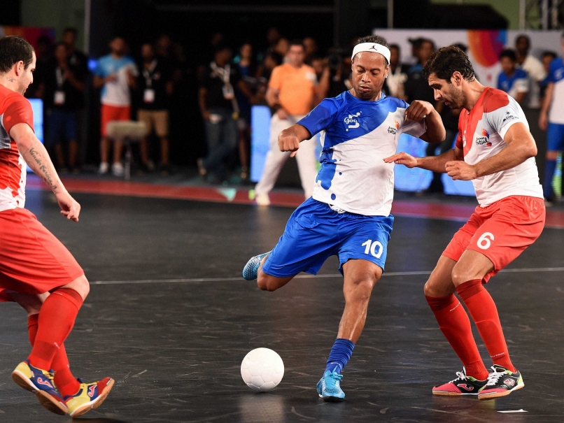 Premier Futsal League: Ryan Giggs' Mumbai win, Ronaldinho's Goa Lose