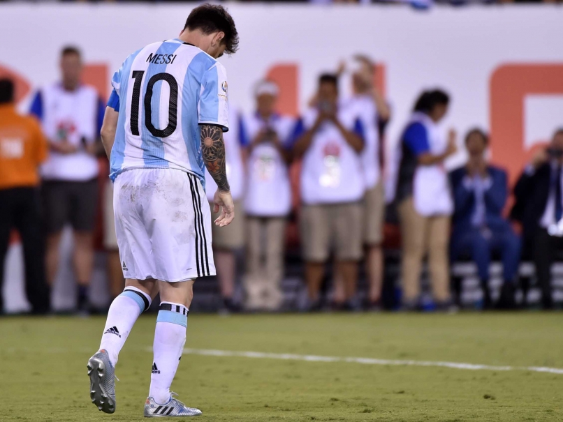 Lionel Messi Return, Demand Protesting Argentina Fans