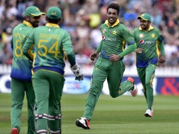 Wasim Akram Backs Mohammad Aamir To Take Pakistan Cricket Forward Wasim Akram Backs Mohammad Aamir To Take Pakistan Cricket Forward