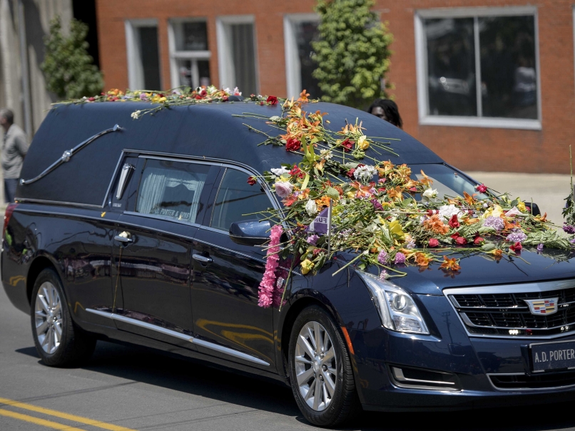 Muhammad Ali Cheered in Louisville as World Says Goodbye