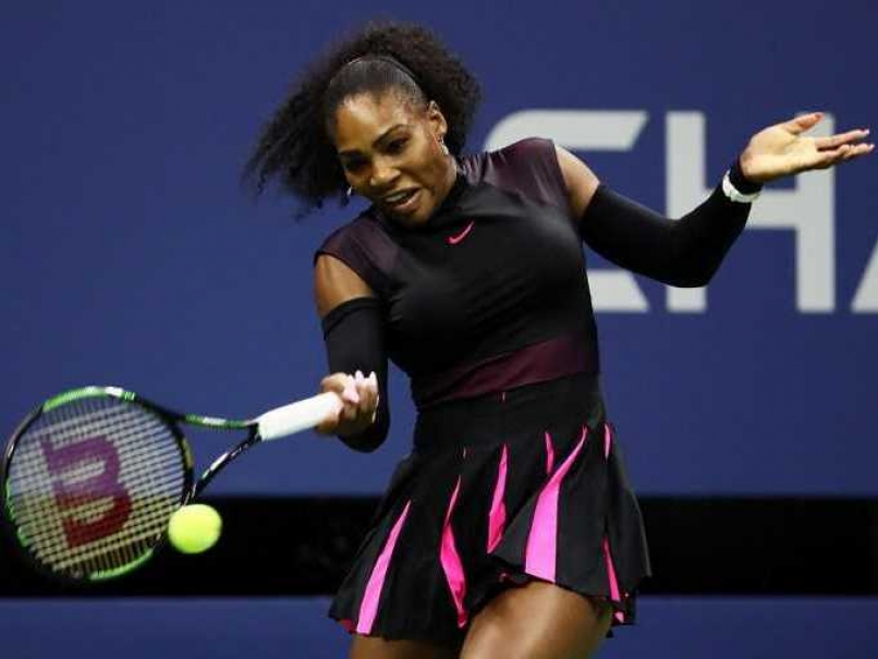 US Open: Serena Williams, Andy Murray Storm Through on Rainy Day