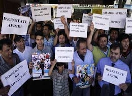 Afridi to return for hearing amid massive fanfare Afridi to return for hearing amid massive fanfare