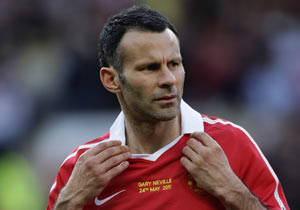 Giggs' brother dumps wife