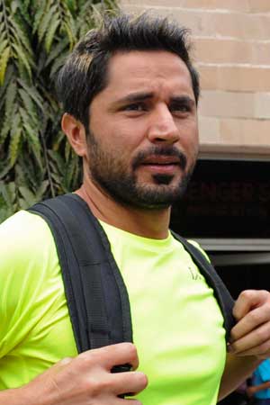 Pak fans, Afridi's brother bat for cordial Indo-Pak relations