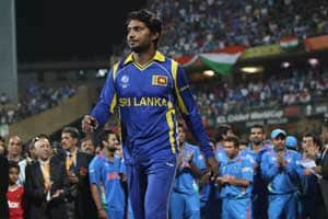 Dhoni is very intelligent and smart, says Sangakkara Dhoni is very intelligent and smart, says Sangakkara