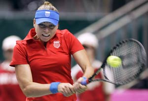 Zvonareva conquers Lisicki in San Diego Open