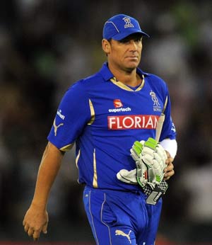 Horror start to run chase did us in: Warne