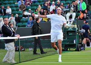 Del Potro moves into the third round