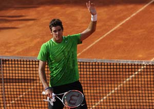 Del Potro struggles to opening claycourt win