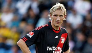 Hyypia hangs up his boots to start coaching