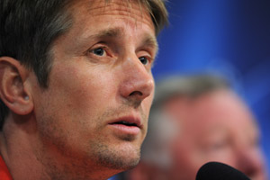 Ajax line up Edwin van der Sar for manager's job