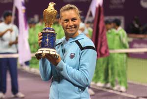 Zvonareva beats Wozniacki in Doha final