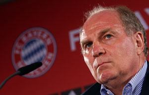 Uli Hoeness resigns from Bayern Munich top posts following arrest