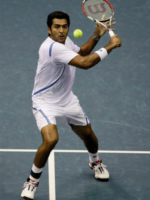 Aisam gets Federer, Djokovic to donate gear for flood victims