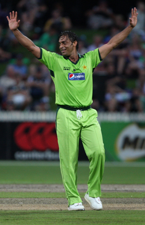 Akram backs Shoaib to play against India