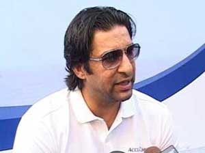 Wasim Akram, Javed Miandad in four-member panel formed for finding a new Pakistan coach