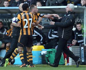 EPL: Newcastle United manager Alan Pardew charged by FA over head-butt