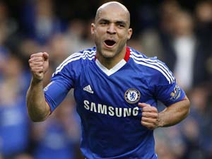 PSG sign Chelsea defender Alex