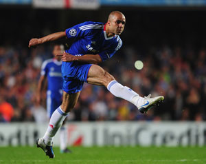 Chelsea receives bid for Alex from EPL rival