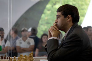 Viswanathan Anand in an exciting draw with Hikaru Nakamura in London Chess Classic