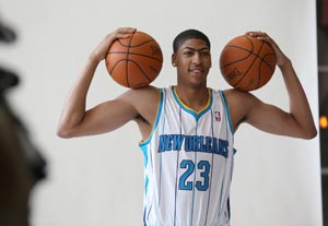 US star Griffin hurt, Davis recalled