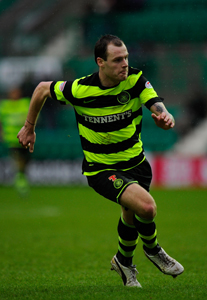 Celtic beats Dundee Utd to move 5 points clear