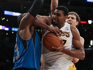 Kobe-less Lakers edge past Mavericks in overtime 112-108