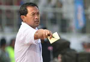 Indonesia considers appealing FIFA coach suspension