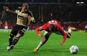 David Moyes to caution Ashley Young over diving storm
