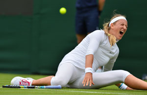 Wimbledon 2013: Victoria Azarenka overcomes injury, Koehler to enter Round 2
