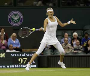 Azarenka defeats Paszek to set up clash against Serena