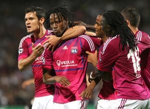 Commanding first-half sees Lyon home