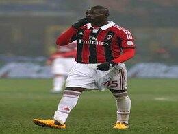 Mario Balotelli fined for vulgar gesture at Inter fans Mario Balotelli fined for vulgar gesture at Inter fans